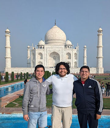 Same Day Agra Tour By Gatimaan